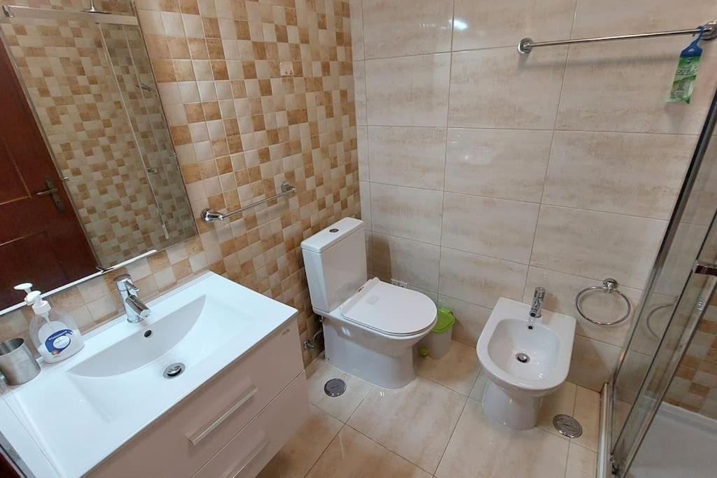 Apartamento Enjoy Lisbon Cascais Sintra 1200 Metres To Metro Blue Line Sintra Rail Line Free Parking Amadora Exterior foto