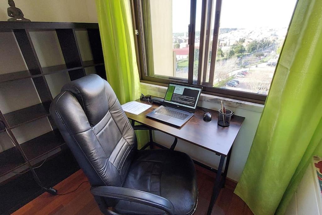 Apartamento Enjoy Lisbon Cascais Sintra 1200 Metres To Metro Blue Line Sintra Rail Line Free Parking Amadora Exterior foto